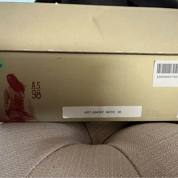 A.S.98 Women’s Sleek Black Leather Boots (38) - Picture 6 of 7